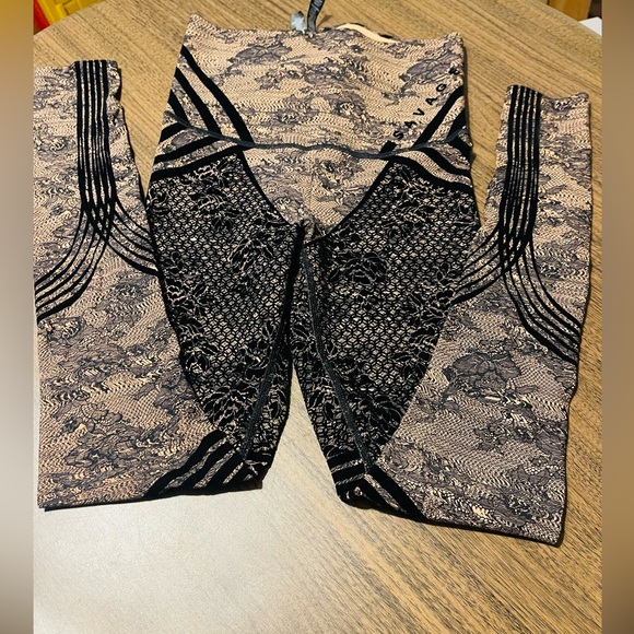 Savage X Fenty Tan Leggings - Picture 2 of 8